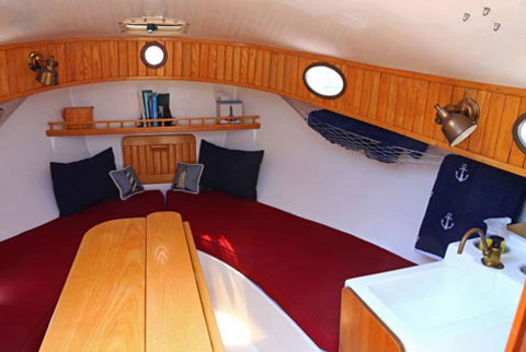 Menger 19 Catboat, 2002 sailboat