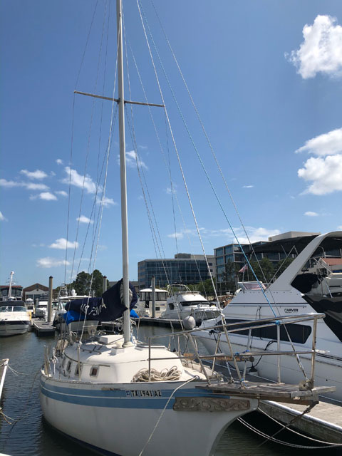 Bayfield 32C, 1984 sailboat