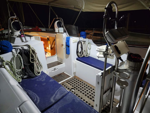 Beneteau Oceanis 390, 1990 sailboat