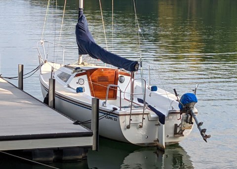 Catalina Capri 22, 1985 sailboat