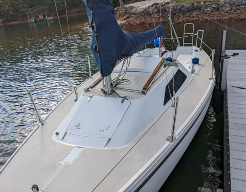 Catalina Capri 22, 1985 sailboat