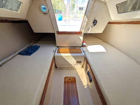Catalina Capri 22, 1985 sailboat