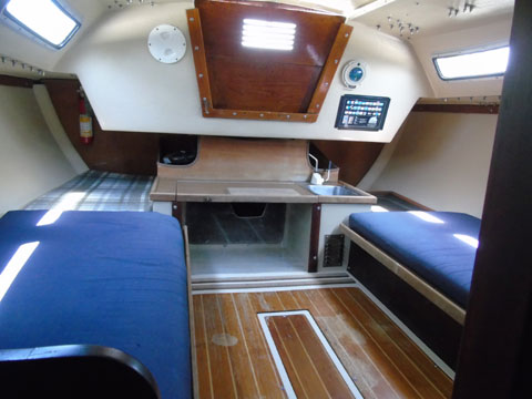 Catalina Capri 25, 1981 sailboat