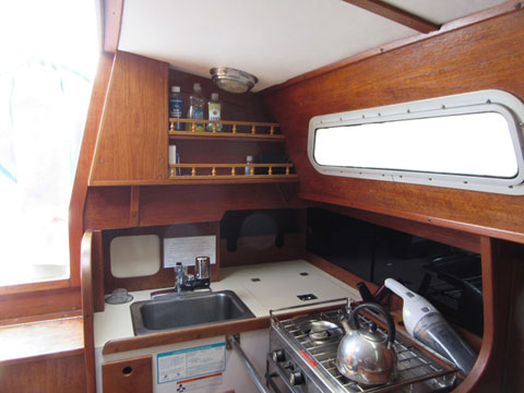 Freedom 30, 1987 sailboat