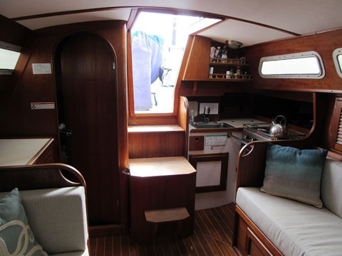 Freedom 30, 1987 sailboat