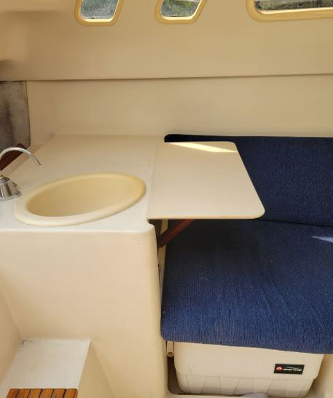 Hunter 240, 2004 sailboat