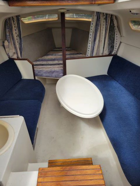 Hunter 240, 2004 sailboat
