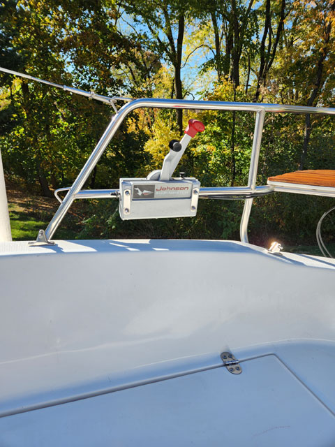 Hunter 240, 2000 sailboat