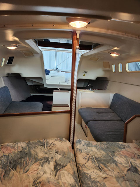 Hunter 240, 2000 sailboat