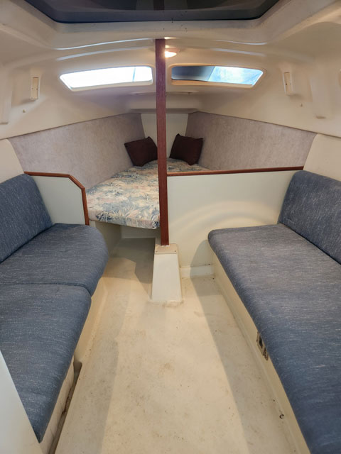 Hunter 240, 2000 sailboat