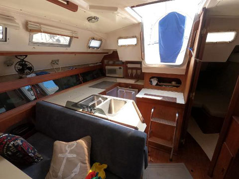 Hunter 34, 1983 sailboat