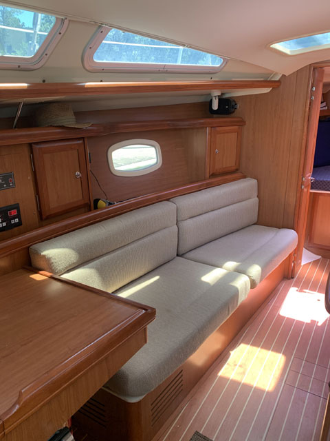 Hunter 36, 2008 sailboat