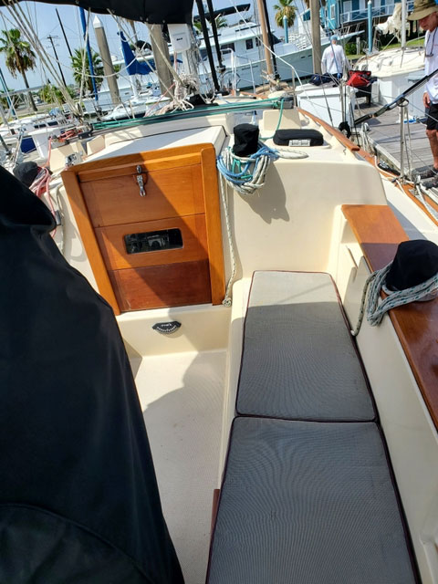 Island Packet 32, 1990 sailboat