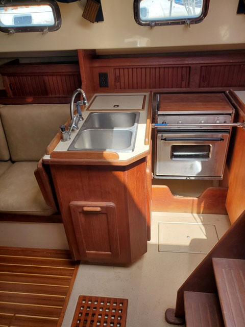 Island Packet 32, 1990 sailboat