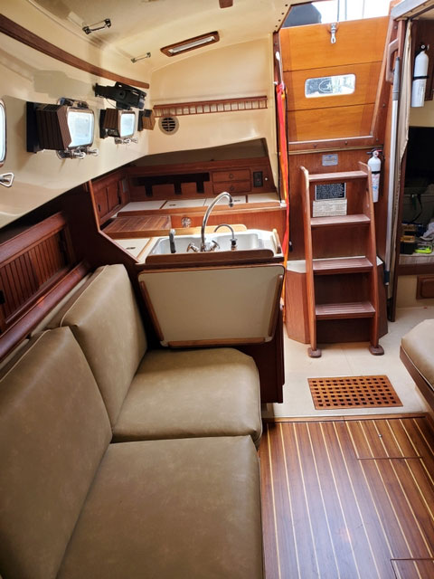 Island Packet 32, 1990 sailboat