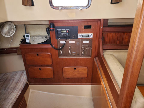 Island Packet 32, 1990 sailboat