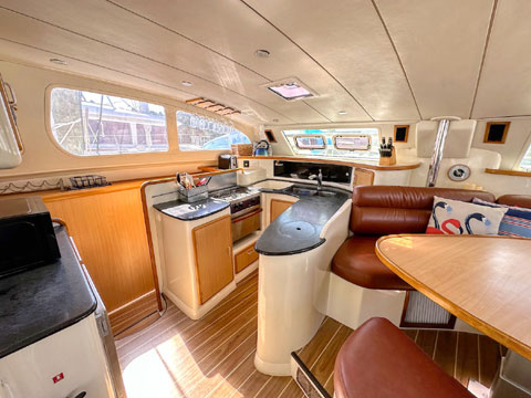 Leopard catamaran, 43 ft., 2006 sailboat