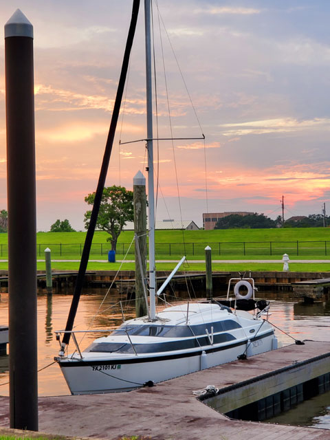 MacGregor 26M, 2006 sailboat