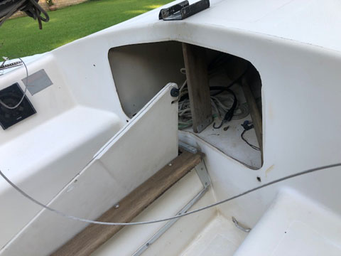 Chrysler Mutineer, 1980 sailboat