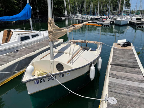 Peep Hen 1988 sailboat