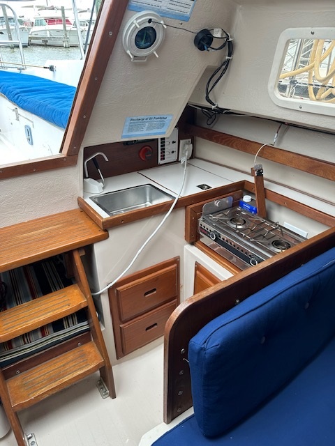 Catalina 25, wing keel, 1986 sailboat