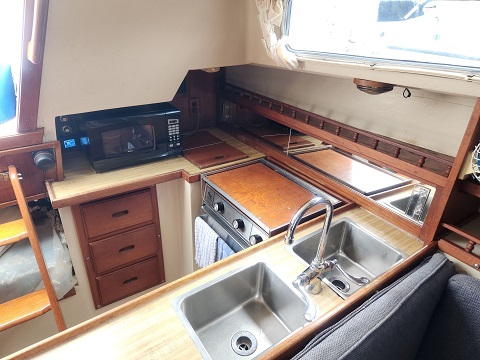 Catalina 30, 1983 sailboat