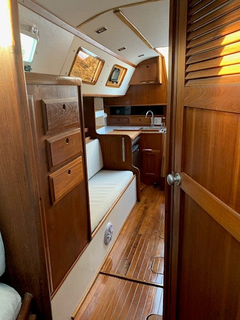 Columbia 8.7 1977 sailboat