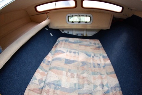 Corsair F-28, center cockpit, 2002 sailboat