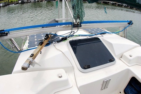 Corsair F-28, center cockpit, 2002 sailboat