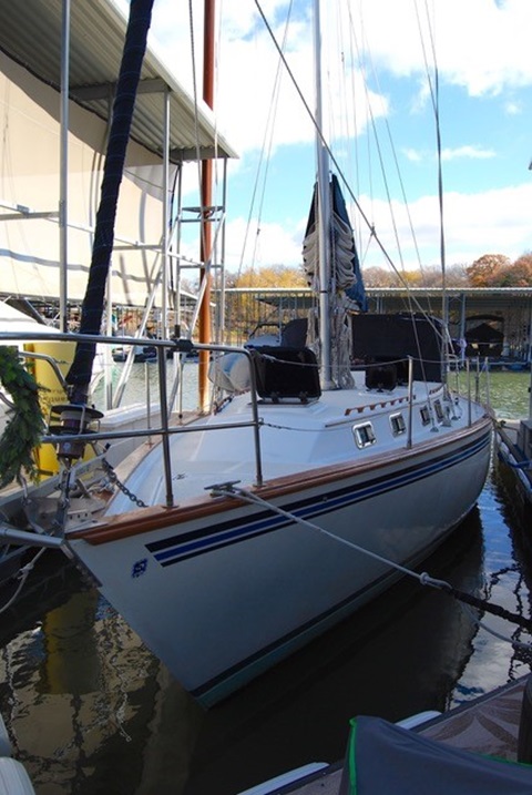 Endeavour 38, 1985 sailboat