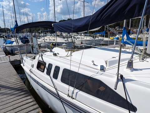 Hunter 260, 1999 sailboat