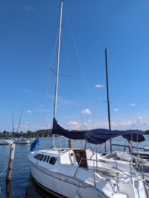 Hunter 260, 1999 sailboat