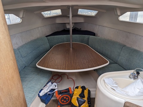 Hunter 260, 1999 sailboat