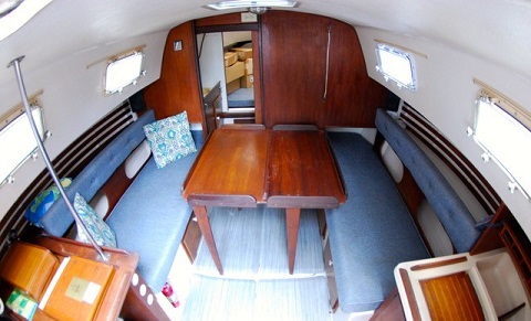 Hunter 27, 1982 sailboat