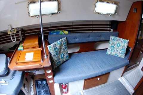 Hunter 27, 1982 sailboat