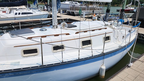 Hunter 27' Cherubini, 1984 sailboat