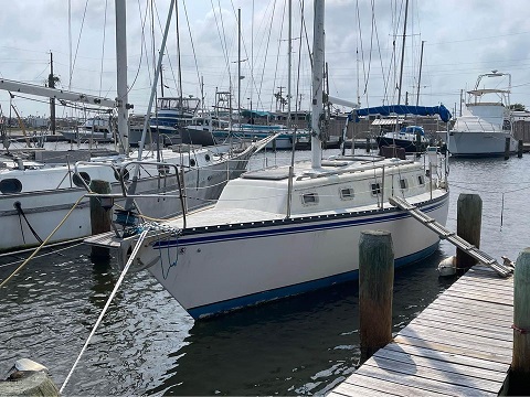 Hunter 33, 1980 sailboat