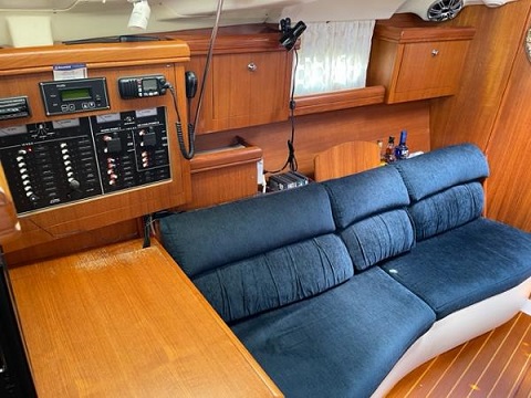 Hunter 386, 2003 sailboat