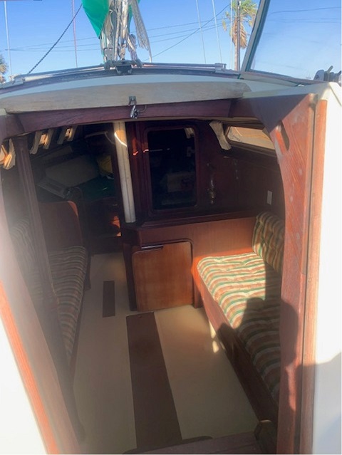 Islander 32', 1978 sailboat
