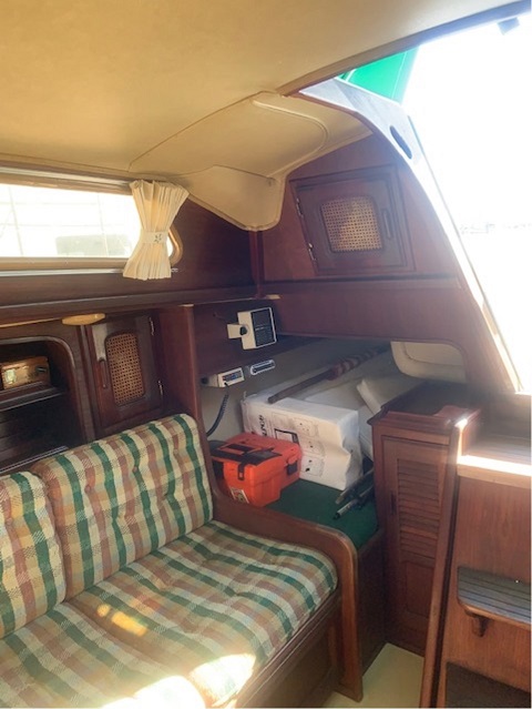 Islander 32', 1978 sailboat