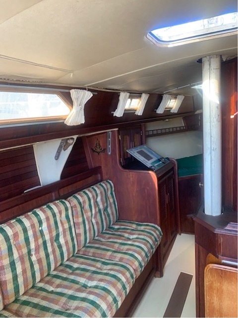 Islander 32', 1978 sailboat