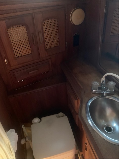 Islander 32', 1978 sailboat