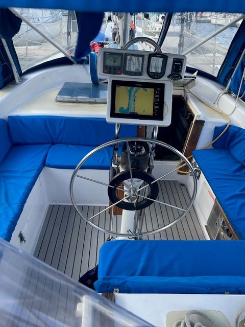 Morgan OutIsland, 41' sailboat