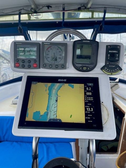 Morgan OutIsland, 41' sailboat