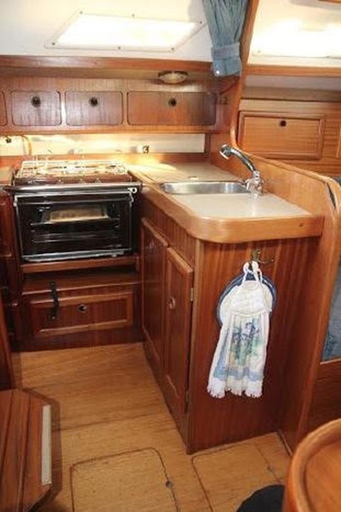 Bavaria 960, 32' sailboat