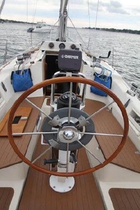 Bavaria 960, 32' sailboat