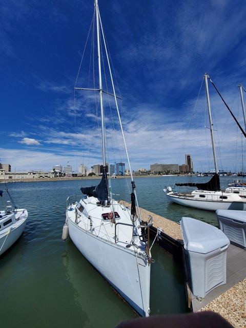 BENETEAU 235 sailboat
