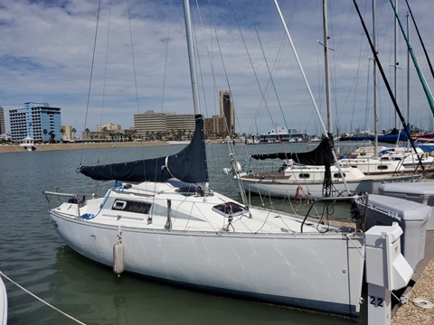 BENETEAU 235 sailboat