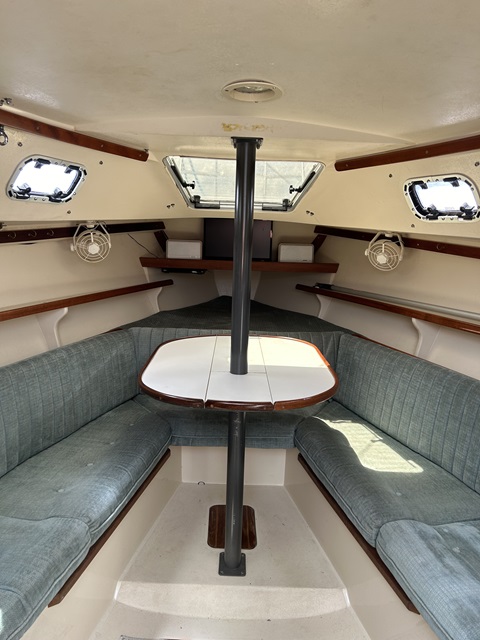 Catalina Capri 26, 1991 sailboat