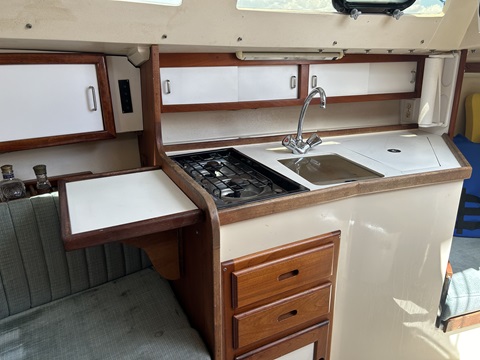 Catalina Capri 26, 1991 sailboat